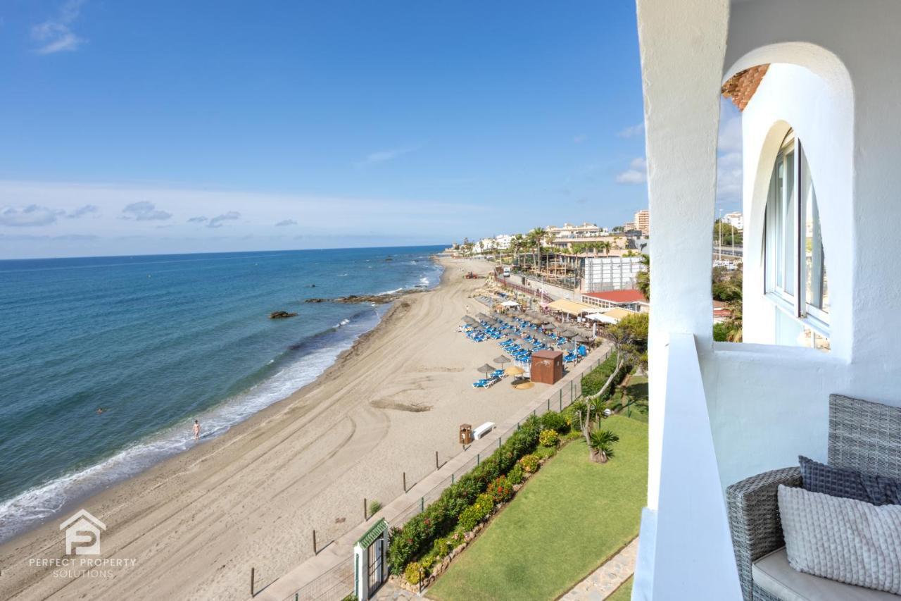 Apartment Aguamarina On The Beach Front Málaga Eksteriør billede